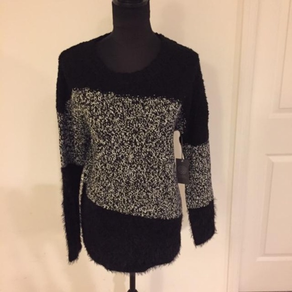 VINCE CAMUTO Blk/White Textured Intarsia Sweater - Picture 3 of 6
